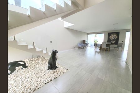 Sala  de casa de condomínio para alugar com 3 quartos, 250m² em Condomínio Gran Royalle , Lagoa Santa