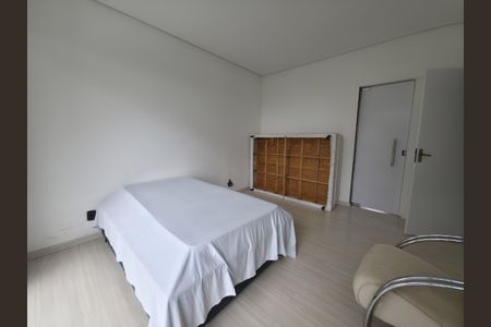 Casa de condomínio para alugar com 250m², 4 quartos e 3 vagasSuíte 3