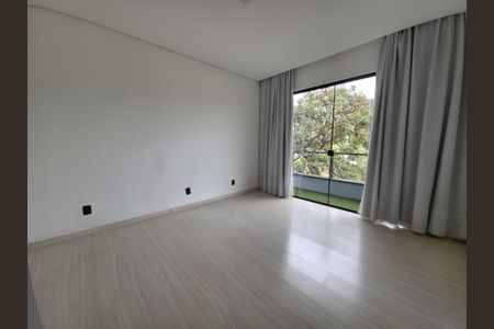 Casa de condomínio para alugar com 250m², 4 quartos e 3 vagasSuíte 2