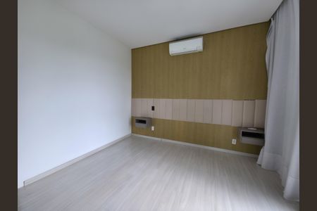 Casa de condomínio para alugar com 250m², 4 quartos e 3 vagasSuíte 4