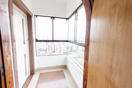 Apartamento para alugar com 139m², 3 quartos e 2 vagas Apartamento para alugar com 139m², 3 quartos e 2 vagasHall Social