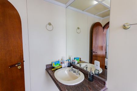 Apartamento para alugar com 139m², 3 quartos e 2 vagas Apartamento para alugar com 139m², 3 quartos e 2 vagasBanheiro da Suíte