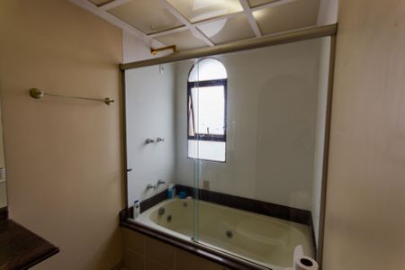 Apartamento para alugar com 139m², 3 quartos e 2 vagas Apartamento para alugar com 139m², 3 quartos e 2 vagasBanheiro da Suíte