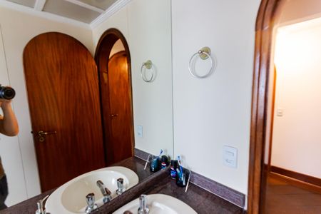 Apartamento para alugar com 139m², 3 quartos e 2 vagas Apartamento para alugar com 139m², 3 quartos e 2 vagasEspelho