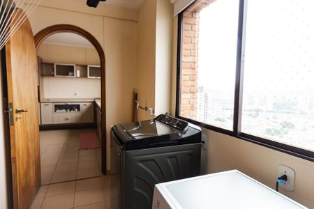 Apartamento para alugar com 139m², 3 quartos e 2 vagas Apartamento para alugar com 139m², 3 quartos e 2 vagasÁrea de Serviço