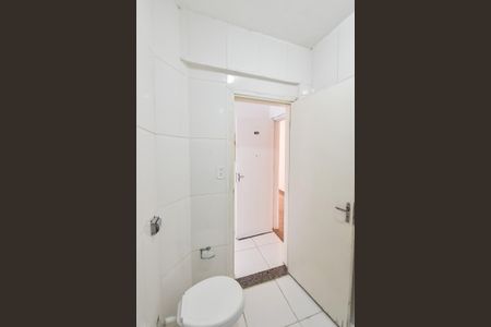 Banheiro de kitnet/studio para alugar com 1 quarto, 25m² em Liberdade, São Paulo