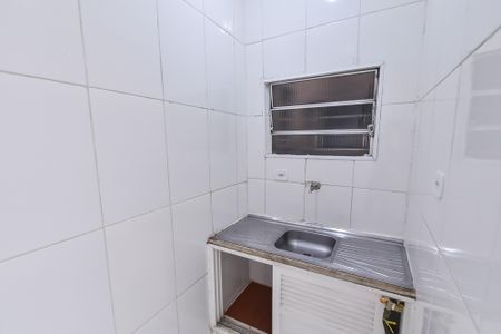 Cozinha de kitnet/studio para alugar com 1 quarto, 25m² em Liberdade, São Paulo