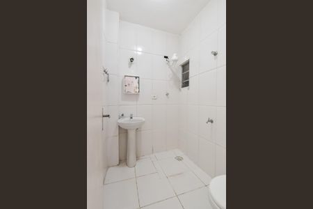 Banheiro de kitnet/studio para alugar com 1 quarto, 25m² em Liberdade, São Paulo