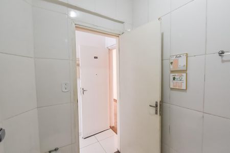 Banheiro de kitnet/studio para alugar com 1 quarto, 25m² em Liberdade, São Paulo