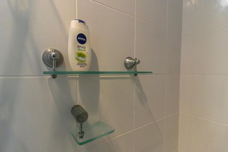 Apartamento para alugar com 67m², 2 quartos e 1 vagaDetalhe do banheiro da suíte