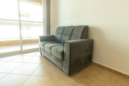 Detalhe da sala de apartamento para alugar com 2 quartos, 67m² em Canto do Forte, Praia Grande
