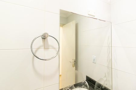 Apartamento para alugar com 67m², 2 quartos e 1 vagaDetalhe do banheiro social