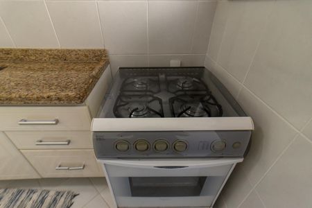 Apartamento para alugar com 67m², 2 quartos e 1 vagaDetalhe da cozinha