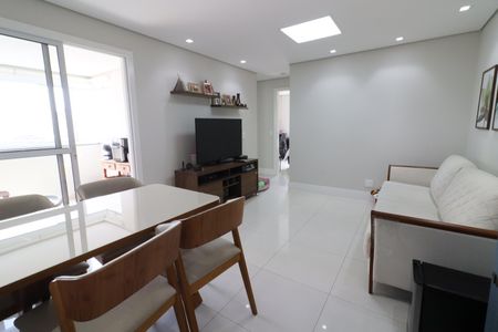 Sala de apartamento à venda com 2 quartos, 58m² em Vila Osasco, Osasco