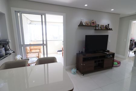 Sala de apartamento à venda com 2 quartos, 58m² em Vila Osasco, Osasco
