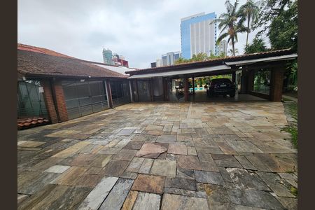 Casa para alugar com 900m², 5 quartos e 5 vagasÁrea externa
