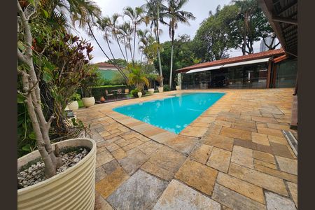 Casa para alugar com 900m², 5 quartos e 5 vagasÁrea comum - Piscina