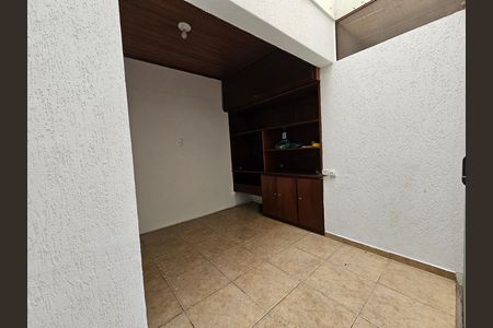 Casa para alugar com 900m², 5 quartos e 5 vagasEscritório