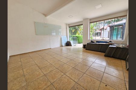 Casa para alugar com 900m², 5 quartos e 5 vagasQuarto 2
