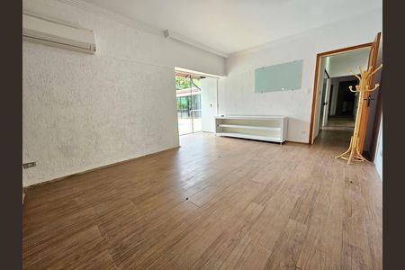 Casa para alugar com 900m², 5 quartos e 5 vagasSuíte 1