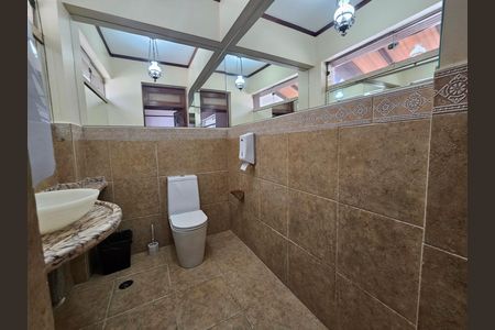 Casa para alugar com 900m², 5 quartos e 5 vagasLavabo