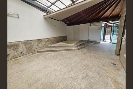 Casa para alugar com 900m², 5 quartos e 5 vagasBanheiro da Suíte 2