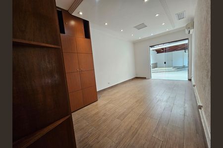 Casa para alugar com 900m², 5 quartos e 5 vagasSuíte 2