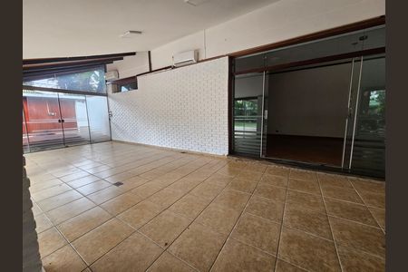 Casa para alugar com 900m², 5 quartos e 5 vagasSala 1