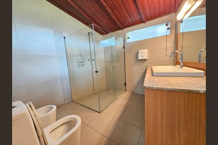 Casa para alugar com 900m², 5 quartos e 5 vagasBanheiro da Suíte 1
