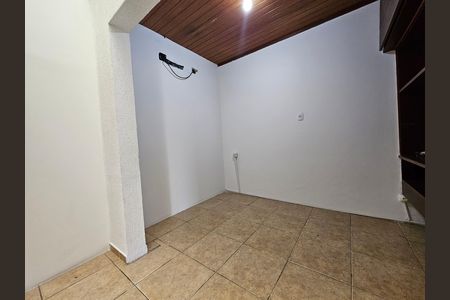 Casa para alugar com 900m², 5 quartos e 5 vagasEscritório