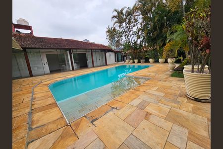 Casa para alugar com 900m², 5 quartos e 5 vagasÁrea comum - Piscina