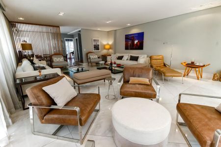 Casa de condomínio à venda com 440m², 3 quartos e 6 vagasSala 1