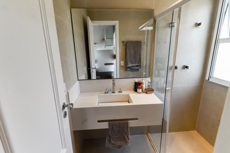 Casa de condomínio à venda com 440m², 3 quartos e 6 vagasBanheiro da Suíte 2