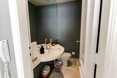 Casa de condomínio à venda com 440m², 3 quartos e 6 vagasLavabo