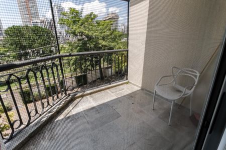 Casa de condomínio à venda com 440m², 3 quartos e 6 vagasVaranda - Suíte 2