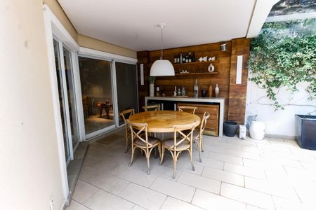 Casa de condomínio à venda com 440m², 3 quartos e 6 vagasÁrea gourmet