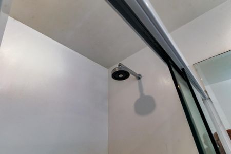 Casa de condomínio à venda com 440m², 3 quartos e 6 vagasBanheiro da Suíte 1 - chuveiro