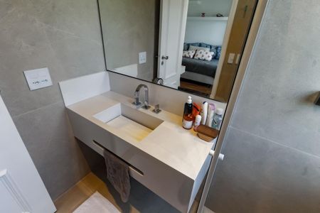 Casa de condomínio à venda com 440m², 3 quartos e 6 vagasBanheiro da Suíte 2