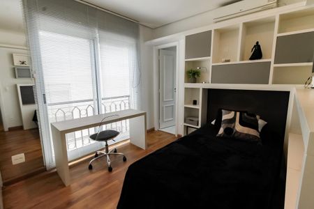 Casa de condomínio à venda com 440m², 3 quartos e 6 vagasSuíte 3