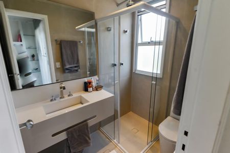 Casa de condomínio à venda com 440m², 3 quartos e 6 vagasBanheiro da Suíte 2