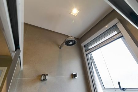 Casa de condomínio à venda com 440m², 3 quartos e 6 vagasBanheiro da Suíte 2 - chuveiro