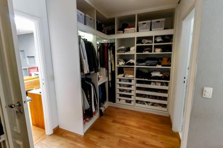 Casa de condomínio à venda com 440m², 3 quartos e 6 vagasCloset da suíte 1