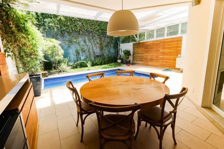 Casa de condomínio à venda com 440m², 3 quartos e 6 vagasÁrea gourmet