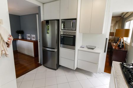 Casa de condomínio à venda com 440m², 3 quartos e 6 vagasCozinha - Armários