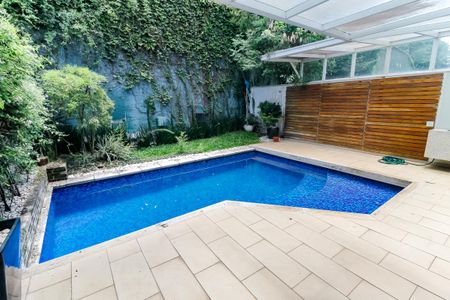 Casa de condomínio à venda com 440m², 3 quartos e 6 vagasPiscina
