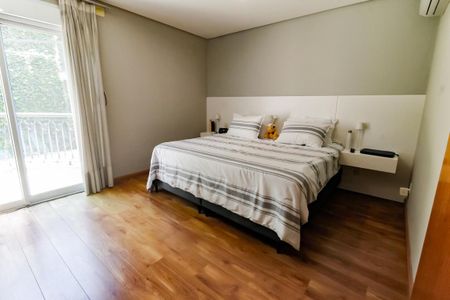 Casa de condomínio à venda com 440m², 3 quartos e 6 vagasSuíte 1