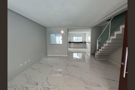 Casa à venda com 3 quartos, 150m² em Vila Scarpelli, Santo André