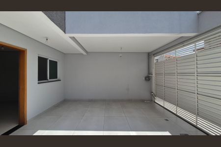 Casa à venda com 85m², 2 quartos e 2 vagasGaragem