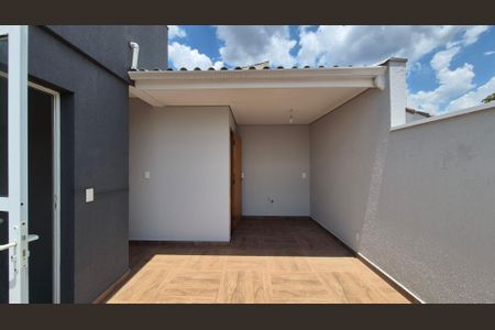 Casa à venda com 85m², 2 quartos e 2 vagasCobertura