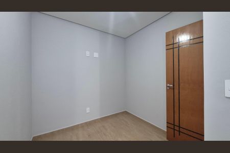 Casa à venda com 85m², 2 quartos e 2 vagasQuarto 